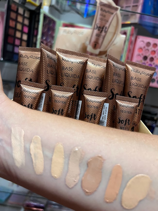 base liquida soft matte bege ruby rose