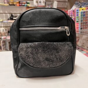 mochila negra con brillos