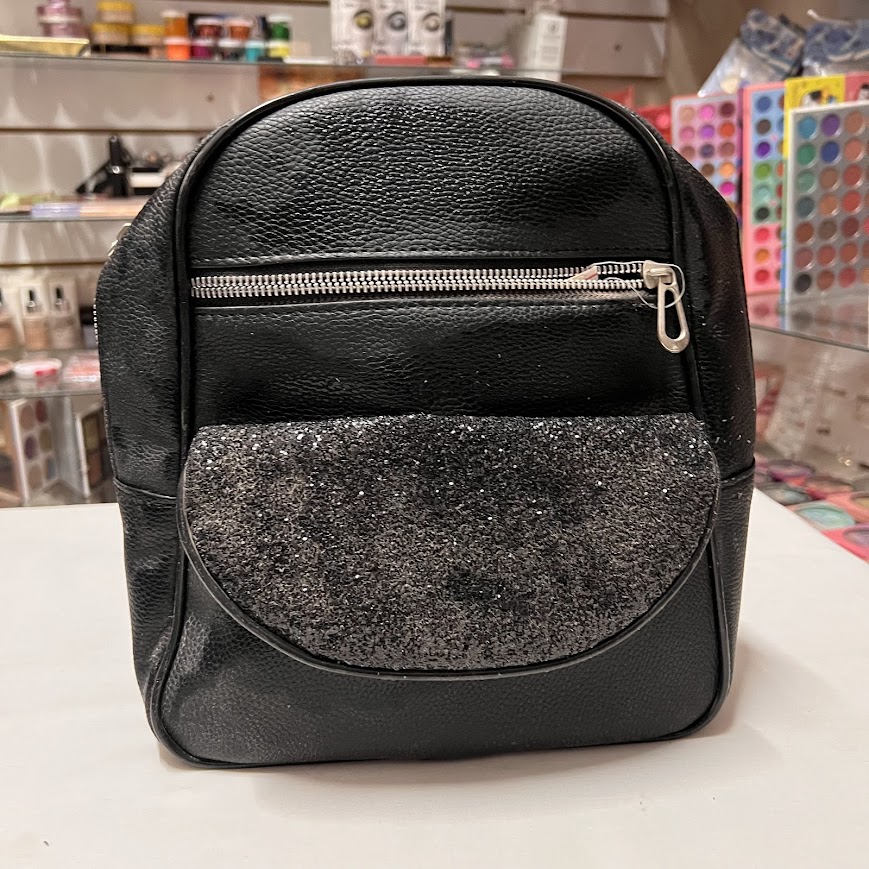 mochila negra con brillos