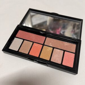 sombras look in a box
