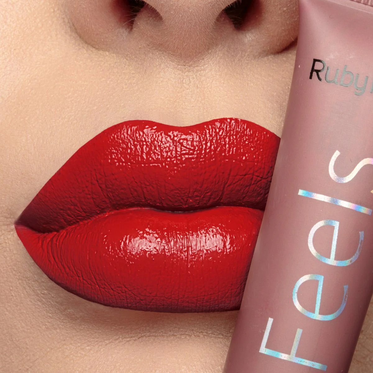 labial batom liquido feels ruby rose 361
