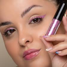 delineador glitter shine ruby rose
