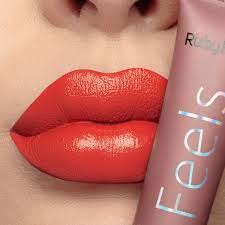 labial batom liquido feels ruby rose 358